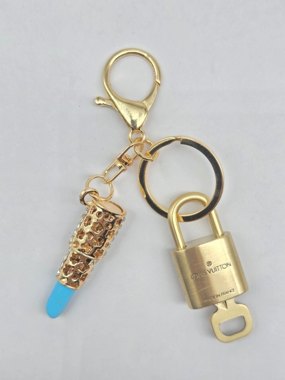 Authentic Louis Vuitton Gold Padlock 🔑 Unbranded Lipstick Keychain Bag Charm - Picture 6 of 9